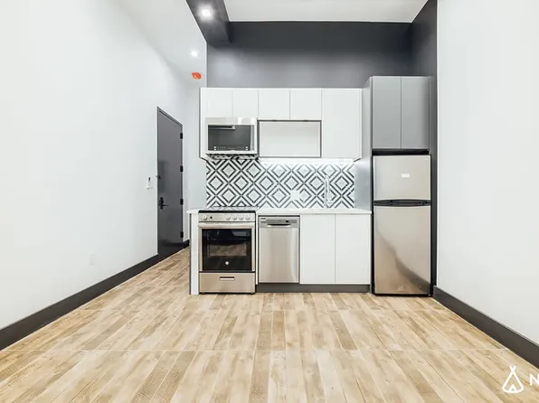 1079 Carroll St #1B, Brooklyn, NY 11225