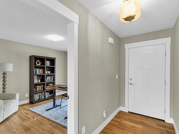 4th image of 1403 Winterberry Rd