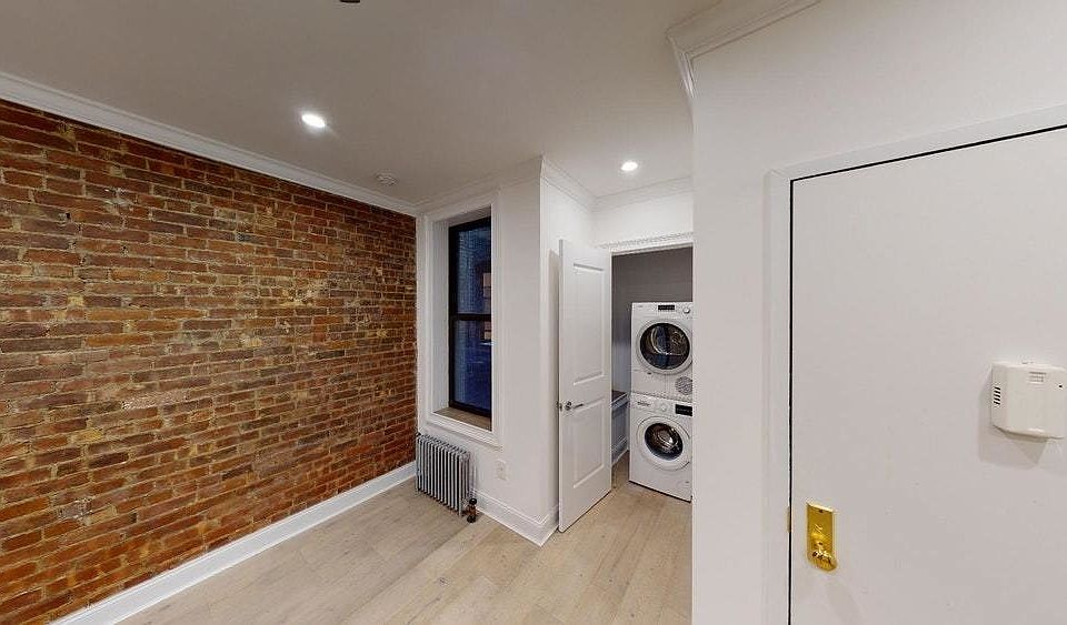 2nd image of 206 W 80th St APT 3FE