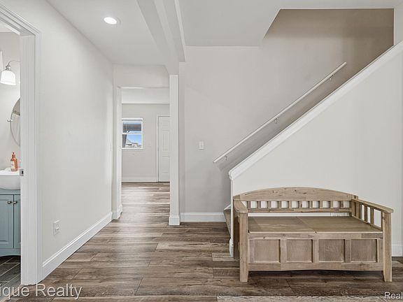 5th image of 11605 Elmdale Rd