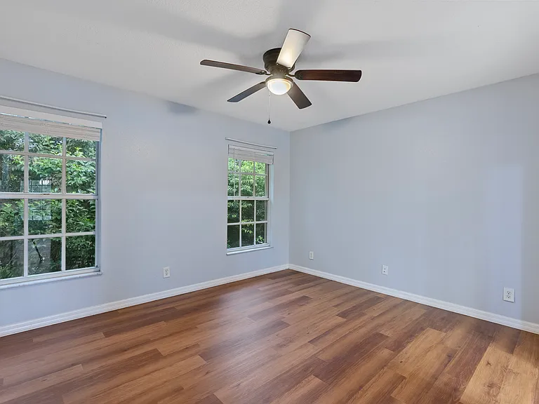 37314 Embassy Park Ln — Photo 12