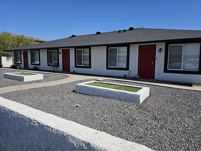 E Peppertree Ave — Photo 8