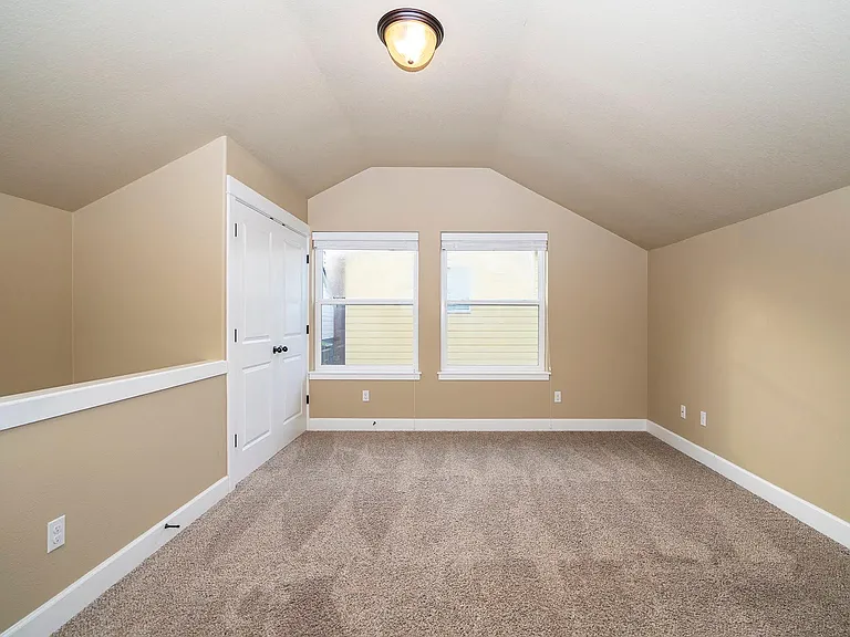 6145 SE Woodstock Blvd #B — Photo 8