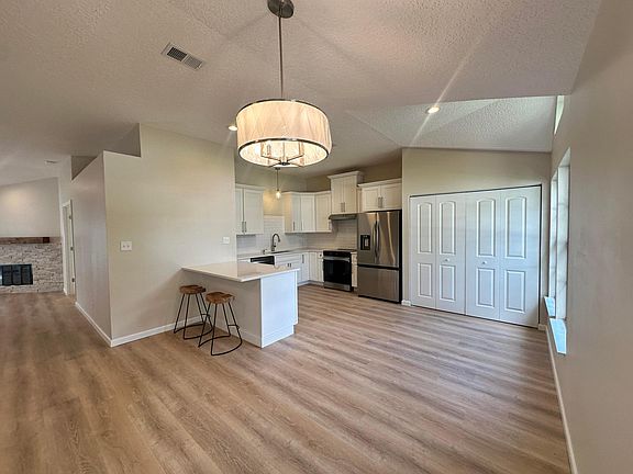 2nd image of 13009 Meadowbreeze Drive