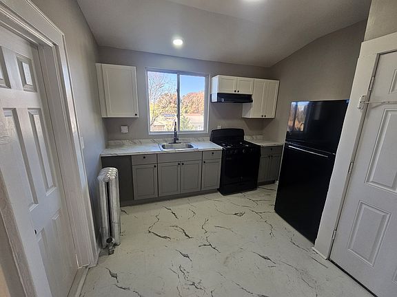 3rd image of 59 Chelsea Ave #3