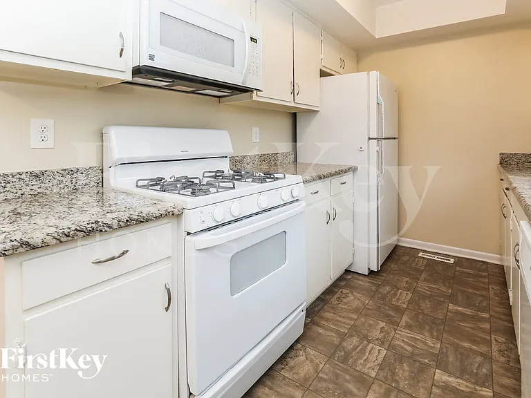 800 Shady Ln — Photo 8