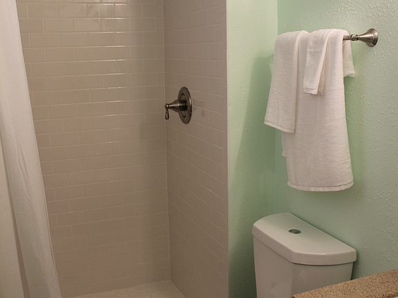 4th image of 3730 Hugh St