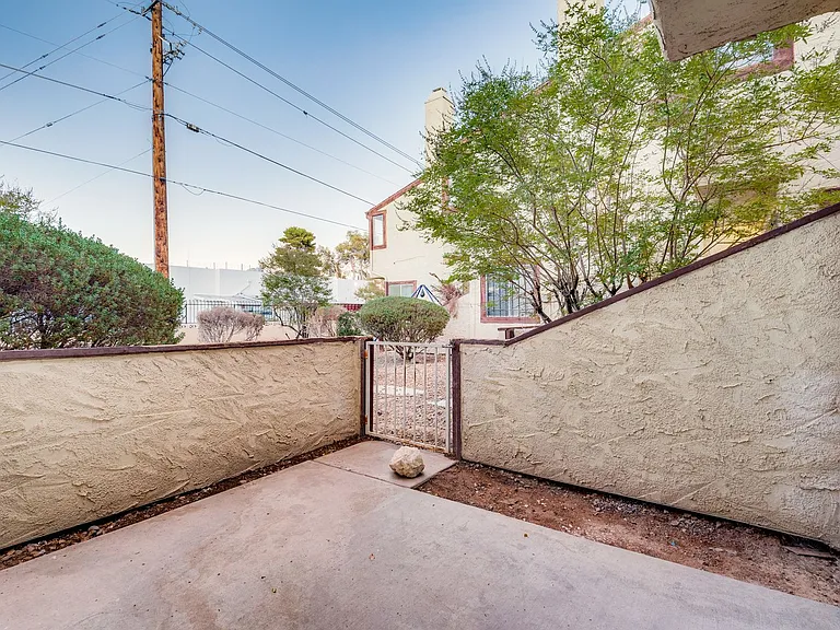 5011 Spencer St #B — Photo 16