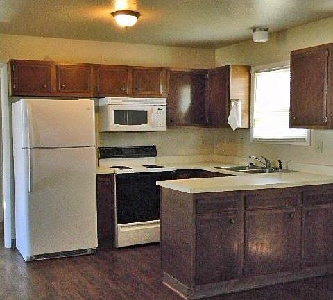 3rd image of 321 Heather Dr