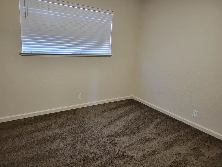 1805 Fairfax Ave — Photo 10