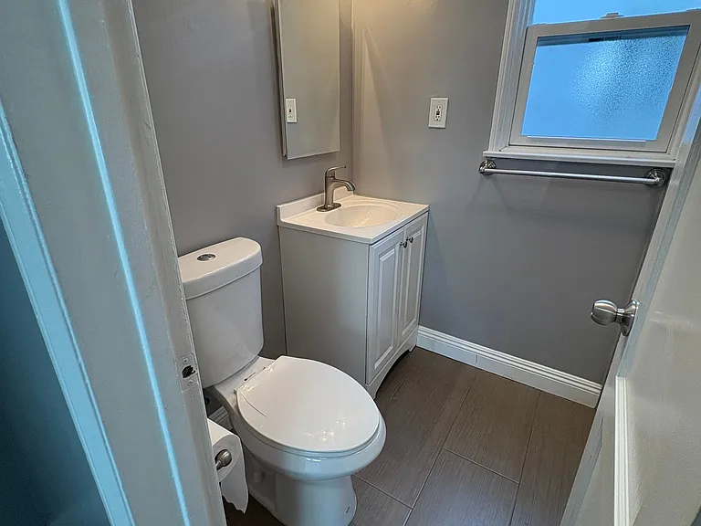 101 Termino Ave #2 — Photo 8