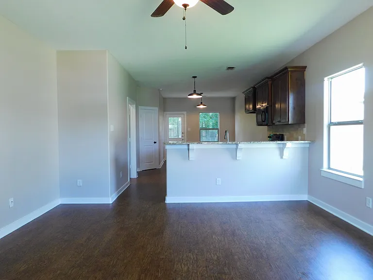 673 Copenhavr St — Photo 6