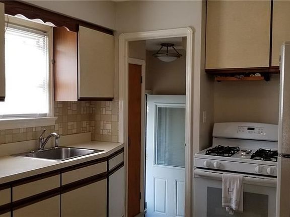 3rd image of 8206 Renwood Dr