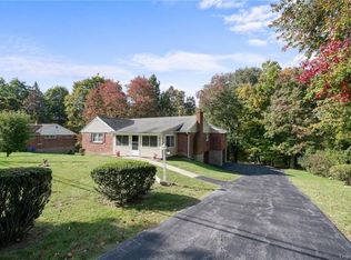 23 Hy Vue Dr, Newburgh, NY 12550