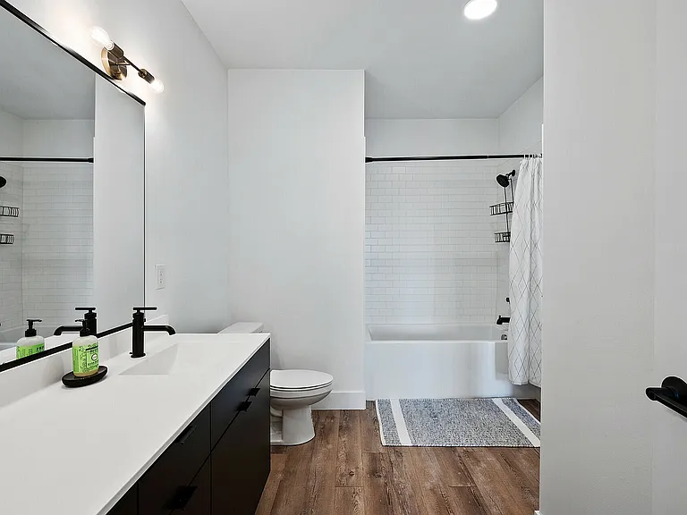 35_4900_Cedar_Lake_Unit_30115_mls