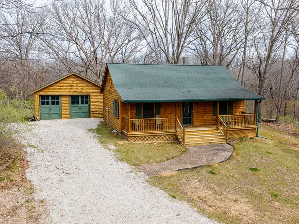 121 Indian Hills Dr, Putnam, IL 61560