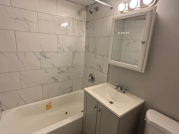 1 bed, 1.0 bath, $1,050
