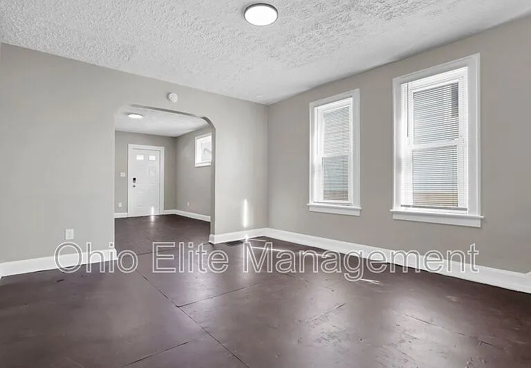 793 E Starr Ave — Photo 16