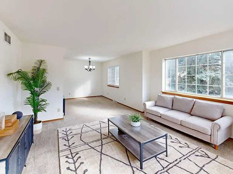Sauk Creek Apartments — Photo 43