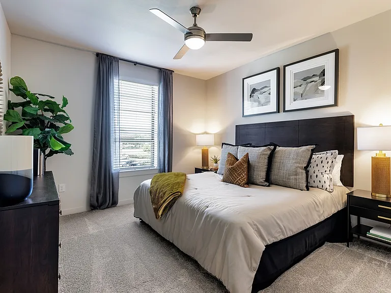 Album Benbrook Model Bedroom