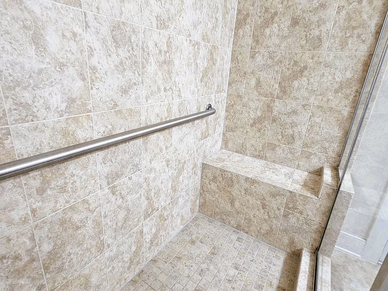 2905 Bleeker St #205 — Photo 23