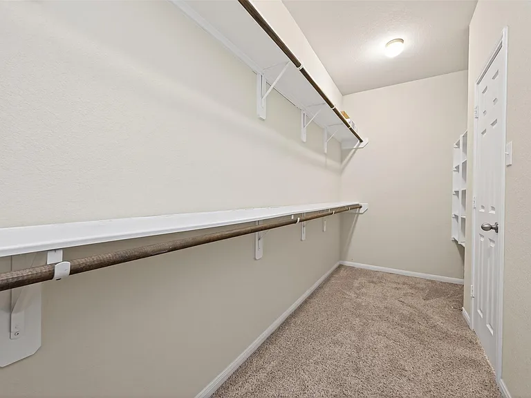 11343 Rossum Creek Dr — Photo 16