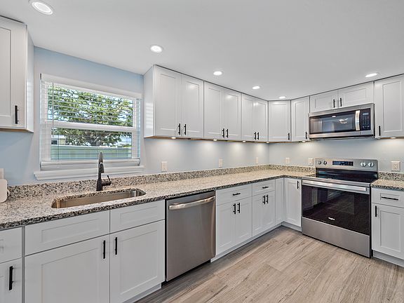 3rd image of 5900 Driftwood Ave #2
