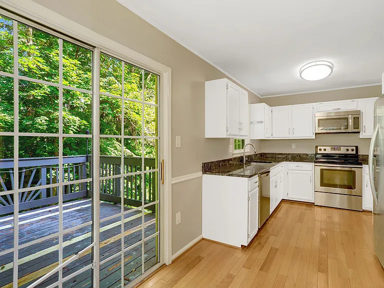 7926 Pebble Brook Ct — Photo 9