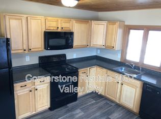 424 6th Ave NE, Valley City, ND 58072