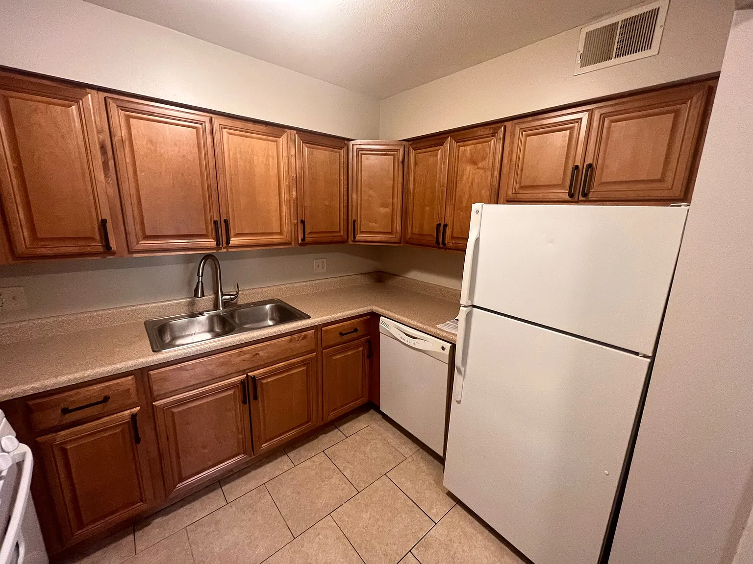 2 bed, 996 sqft, $1,299 — Photo 4