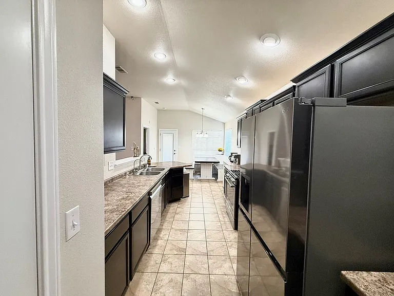 9915 Lamar Ave — Photo 13