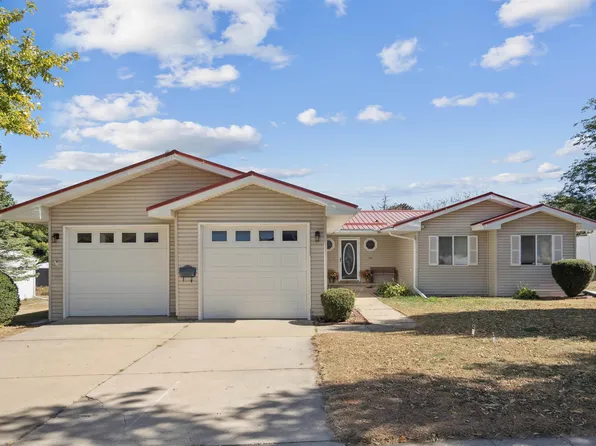 111 8th Ave SE, Oelwein, IA 50662