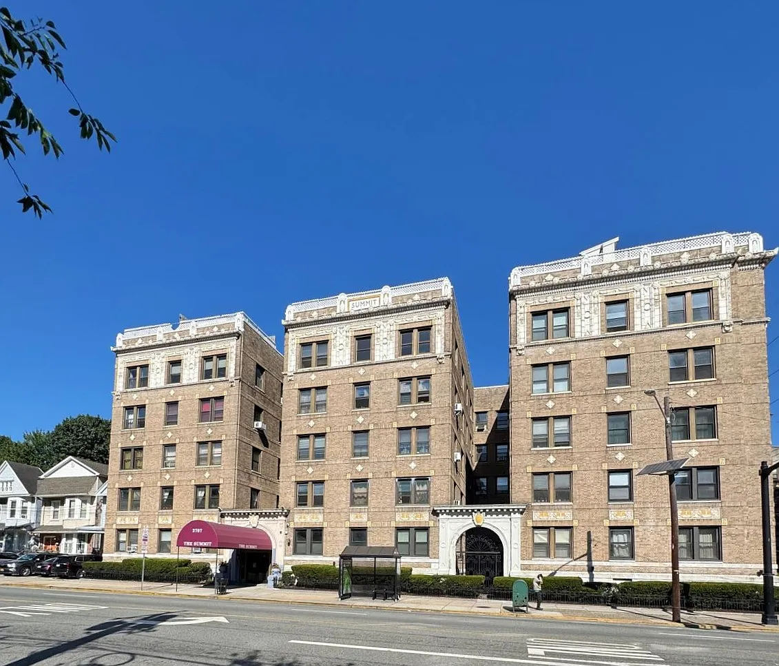 1 bed, $2,200 — Photo 1