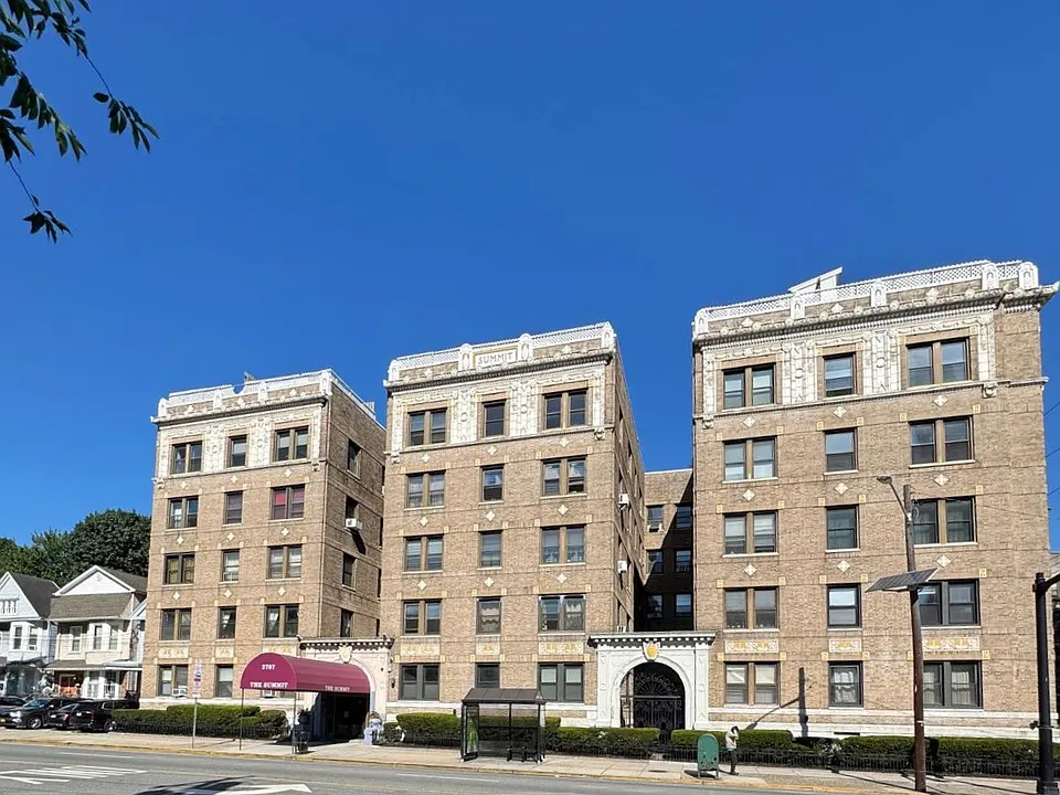 2787 Kennedy Blvd #107B