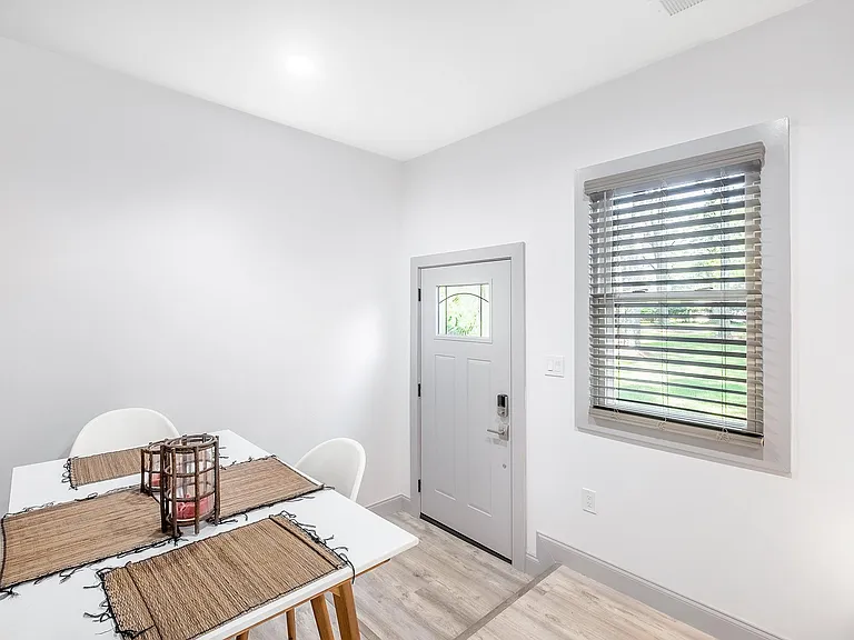 5460 Scofield Rd #B — Photo 4