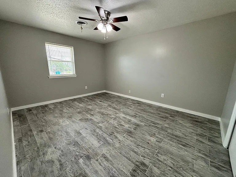 301 N University Dr #12 — Photo 22