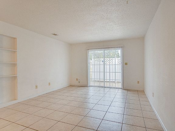 5th image of 3352 Green Briar Cir APT C