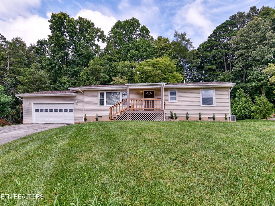 1st image of 6204 Layton Ln