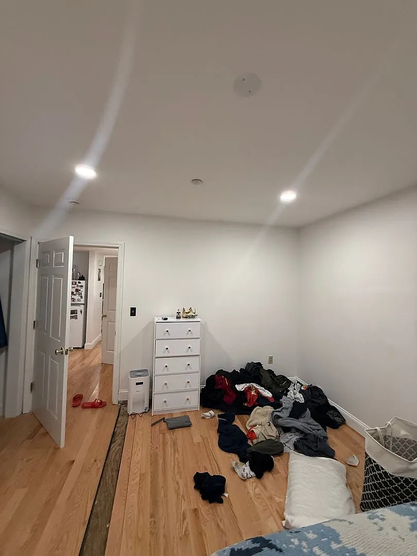 No Fee! Brighton 1 Bed With Central Air And Parking Available 8/1 — Photo 4