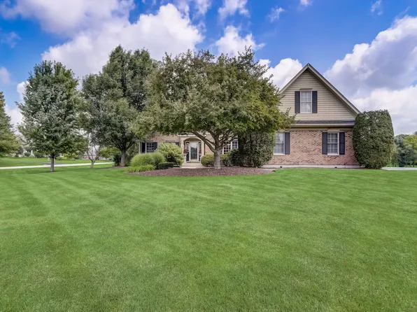 195 Boxwood Dr, Hawthorn Woods, IL 60047