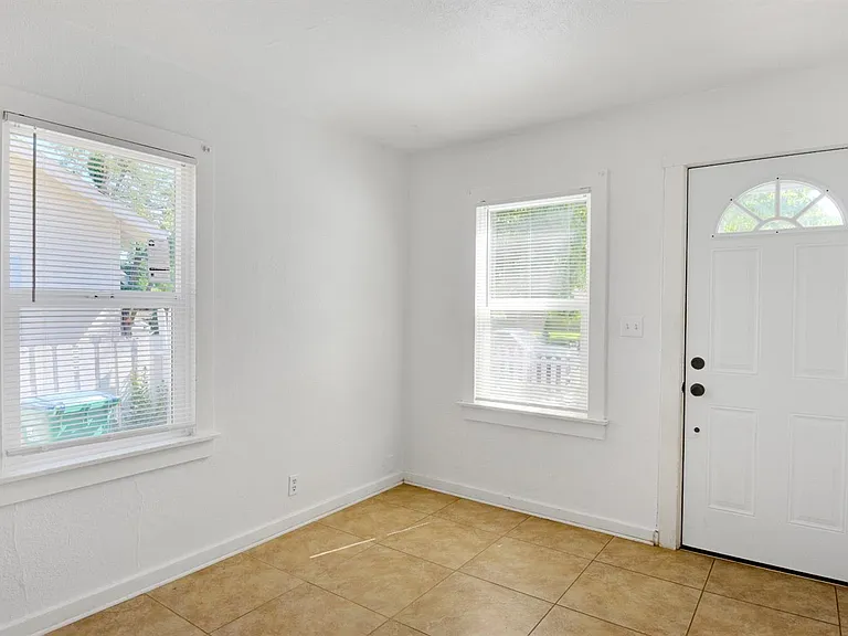 669 California St — Photo 14