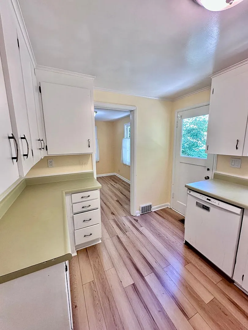 Charming 3bed/2bath House! — Photo 4