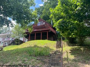 564 Maple Lake Rd, Bridgeport, WV 26330