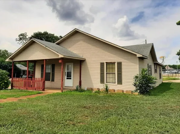 1603 Joe Wheeler Dr, Tuscumbia, AL 35674