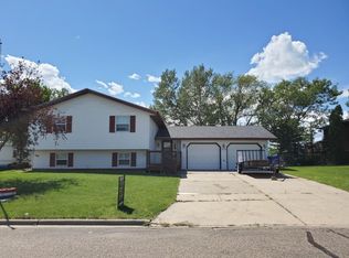 1731 4th Ave NE, Beulah, ND 58523