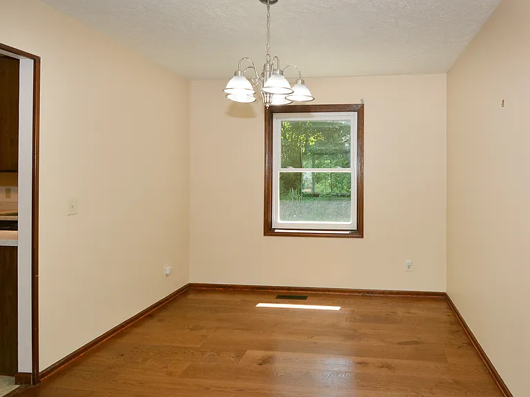 4745 Briarhill Dr — Photo 5