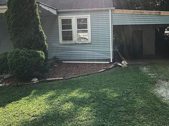 3rd image of 115 N Buffalo St
