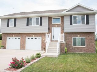 6319 Osage Dr, Asbury, IA 52002