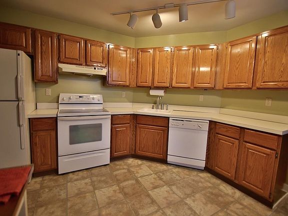 4th image of 129 Fairways Ct