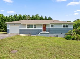 46 Moore Dr, Rossville, GA 30741